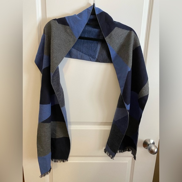 Chelsey by Joseph Super Soft 100% Silk Scarf Navy Blue Gray Black - Picture 2 of 7